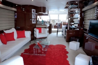  Rent a luxury yacht in St Raphael 